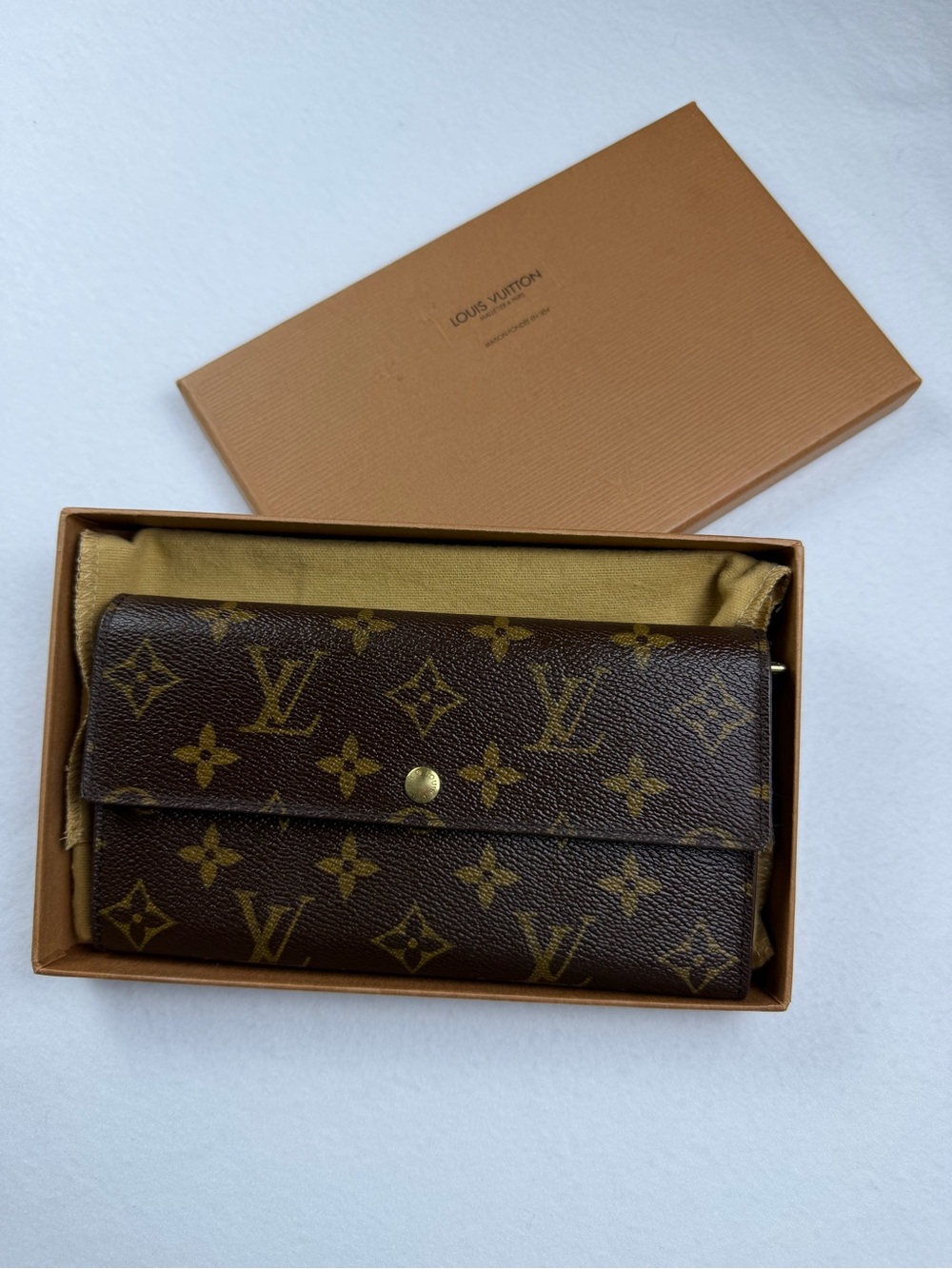 Authentic Louis Vuitton Monogram Sarah Wallet with Box Dust bag, Unbranded Chain - Picture 2 of 15
